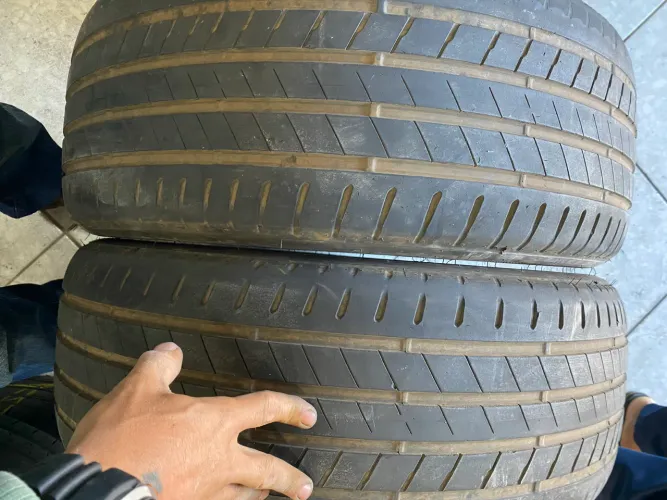 PAR DE PNEUS 245/45/20 BRIGSTONE SEMI ZEROS 
