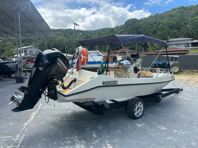 Lancha shark 18  pes ano 2003 motor Mercury 100 hp 2025 completa contato * 