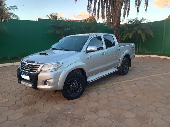 Toyota Hilux CD SRV D4-d 4X4 3.0 TDI Diesel AUT 2013