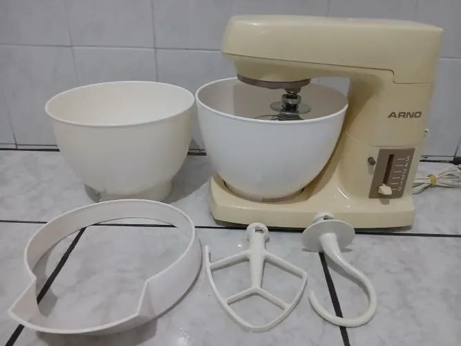 Batedeira Planetária Arno