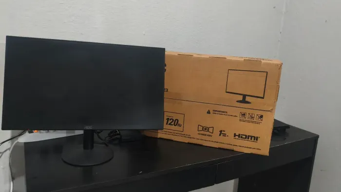 Monitor AOC