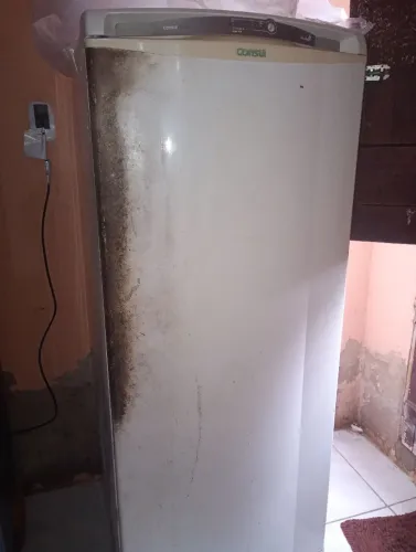 Vendo uma geladeira
