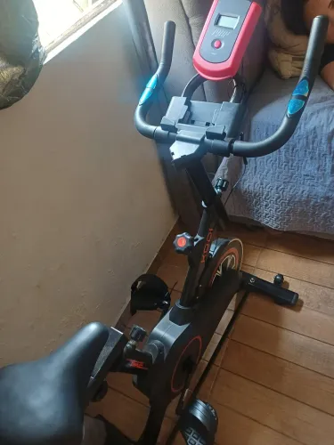 Bicicleta ergonômica. Nova