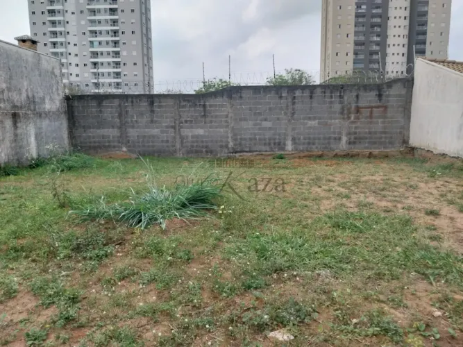 Oportunidade - Terreno em Condomínio - Residencial Villa Branca I - Villa Branca - Jacareí
