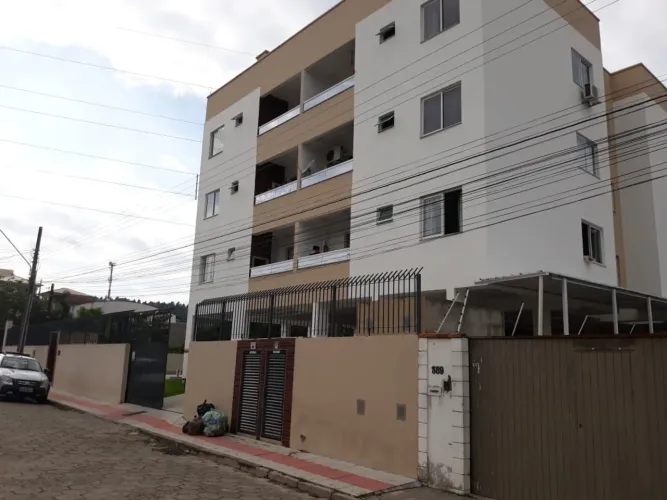 Alugo apto no Bairro Flor De Napolis 2050,00 mensal 