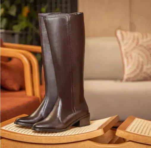 BOTA MONTARIA FEMININA DE COURO CAFÉ AURORA - BERGANNO