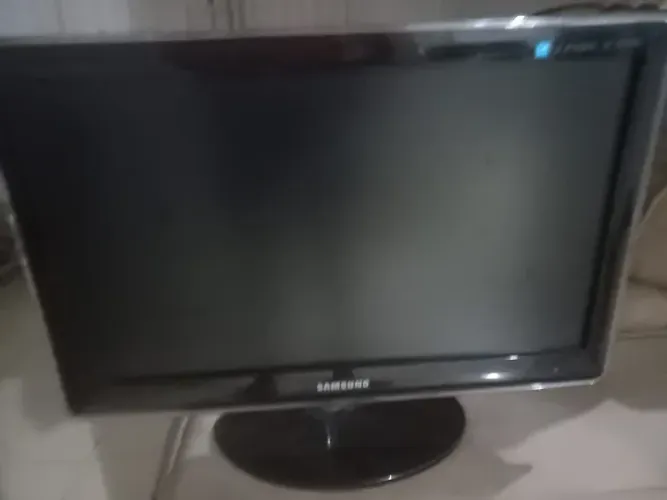 Monitor samsung 24 p2470hn com defeito