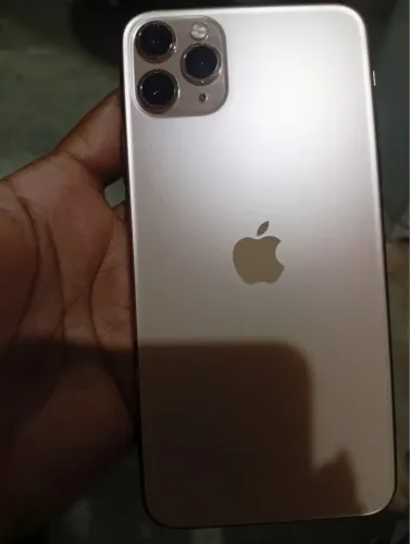Vendo iPhone 11pro Max cemi novo