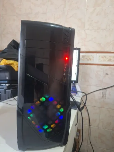 PC Gamer AMD A8-7650K, 8GB RAM, HD 500GB, Windows 10 Pro