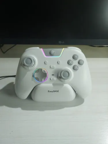 Controle EasySMX X05 Pro | RGB | Hall Effect Anti Drift | Sem Fio | PC/Android/iOS/Switch