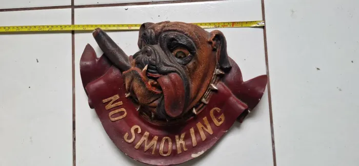 Placa decorativa no smoking