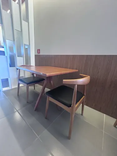 Conjunto Mesa e Cadeira 