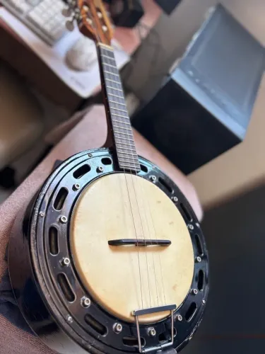 BANJO