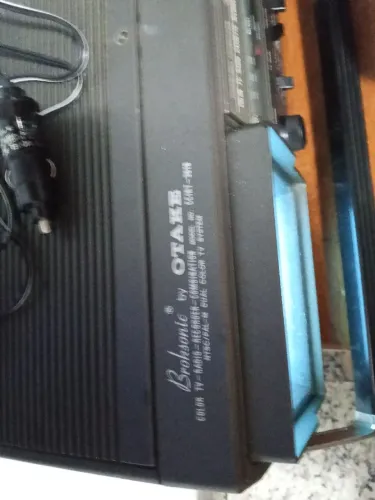 Aparelho eletrônico vintage multifuncional 3 em 1, rádio Tv e gravador de fica cassete