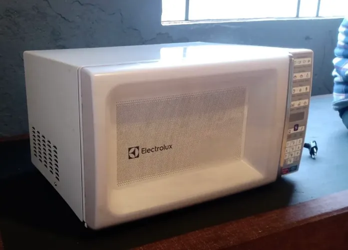 MICRO-ONDAS ELECTROLUX