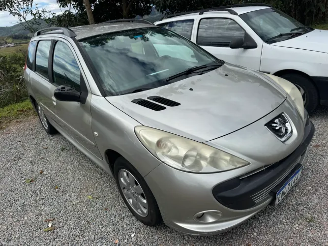 Peugeot 207 SW XR Sport 1.4 Flex 8V 5P 2011