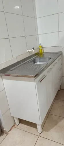 Gabinete de aço com pia inox semi novo