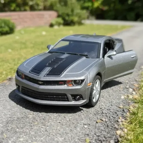 Carrinho de Brinquedo Camaro 2014 1/38 - Metal - Portas Abrem - Fricção - Cinza 