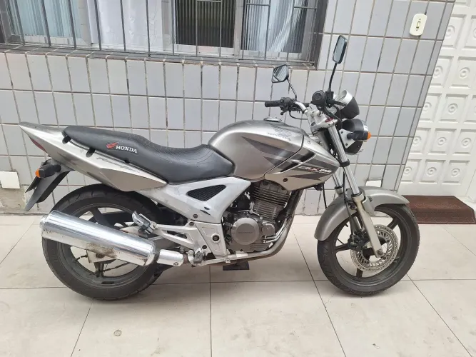 CBX 250 08. ACEITO TROCA E VOLTO ATE 2 MIL.