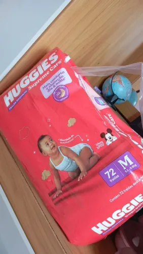Fralda Huggies Supreme Care M - 72 unidades (5,5 kg a 9,5 kg)
