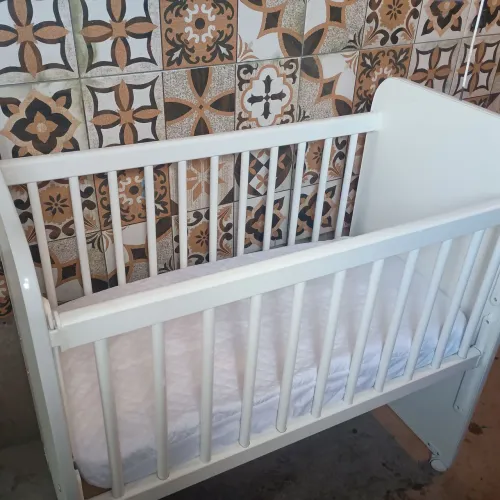 Mini Berço Grade Móvel Com Colchão e Regulagem de Altura