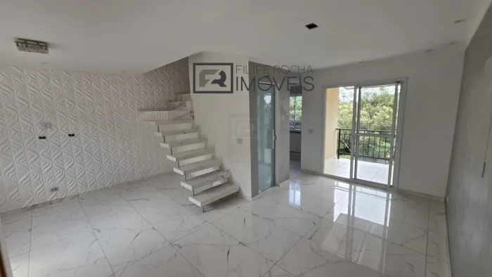 Linda Casa tipo sobrado com 3 quartos 2 vagas dentro do Condominio Parque Rizzo Cotia