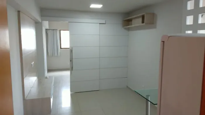 ALUGO FLAT 1 QUARTO, 32M2, SEMIMOBILIADO, NO CORAÇÃO DO ESPINHEIRO 
