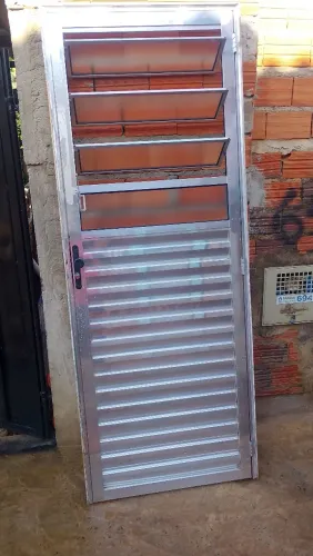 Porta de alumínio
