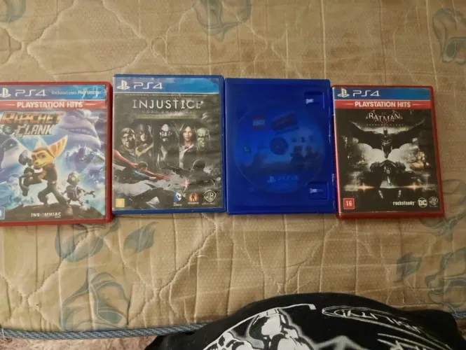 Vendo jogos de ps4 todos em perfeito estado!