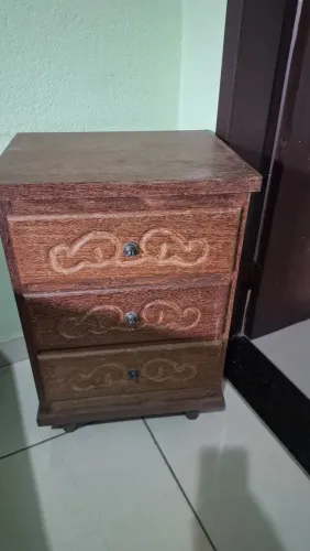 Criado -mudo sucupira