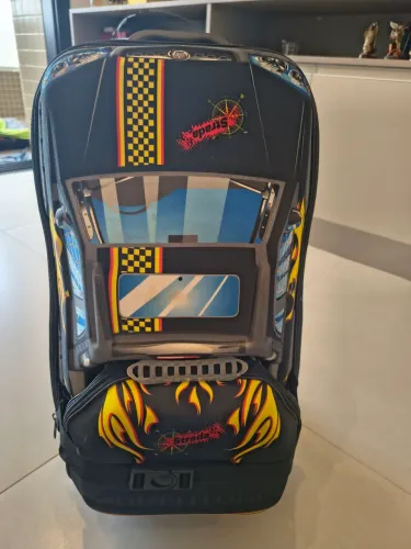 Mochila Hot Wheels com Lancheira