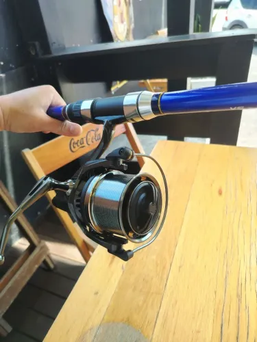 Vara de Pesca de Praia Completa.