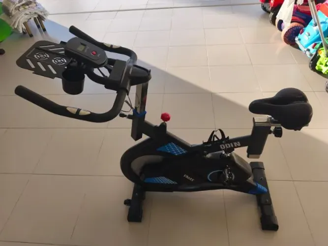 Bicicleta Ergométrica Spinning Odin VMAX - Semi Nova
