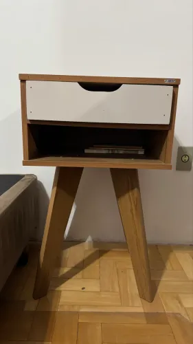 Mesa de cabeceira