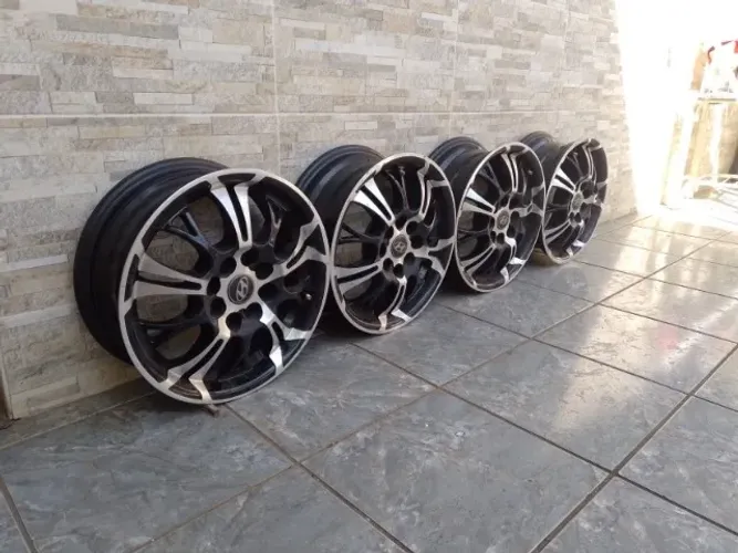 Roda liga leve Aro 14 em perfeito estado