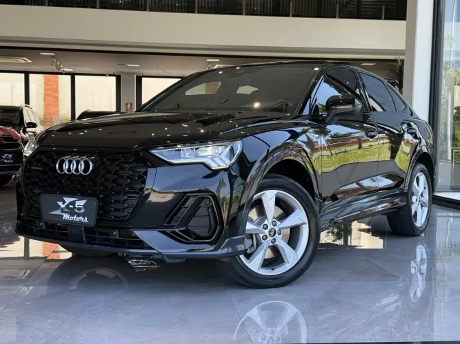 Audi Q3 SPB Perf. Black 2.0 TFSI Tipt. Quat. 2023