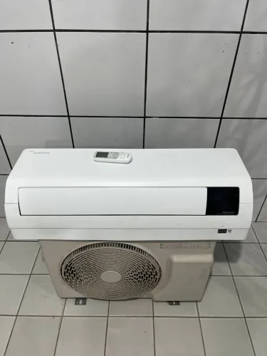Ar condicionado Samsung Inverter 9 mil Btus 