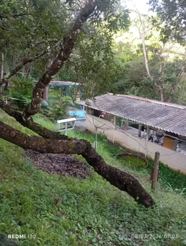 Vendo excelente chácara para lazer e descanso! Rio passa na porta da casa!