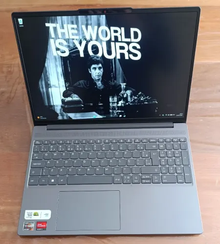 Notebook Lenovo Slim 3 com Ryzen 7 7735hs