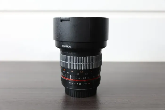Rokinon 10mm f/2.8 Ultra Grande Angular Canon