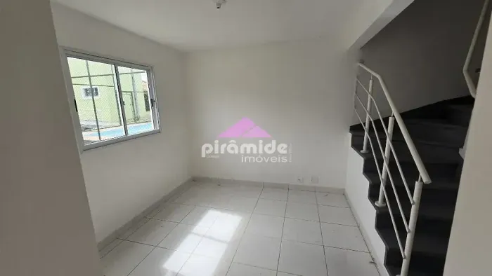 Casa com 2 dormitórios para alugar, 75 m² por R$ 2.665,00/mês - Monte Castelo - São José d