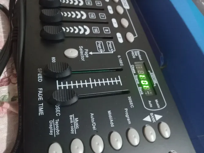 Mesa controladora de luz DMX