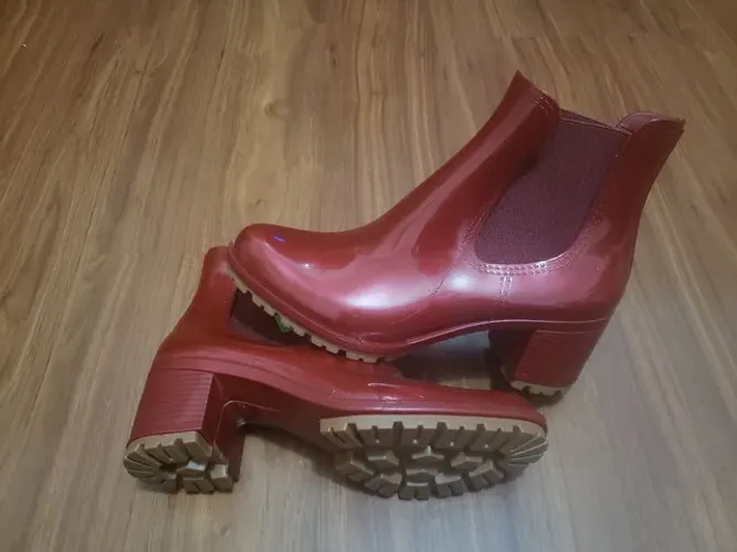 bota terra e água salado tratorado framboesa 35 linha melissa - entrego