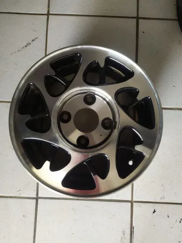 Rodas Kia claros 