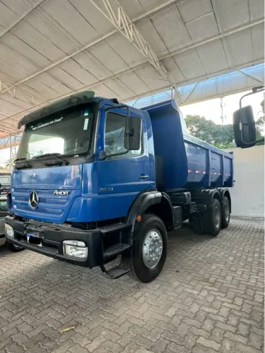 Mercedes-Benz Axor 2831 ano 2008 basculante 