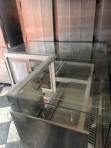 Vitrine Expositora de Vidro ,refrigerada e quente