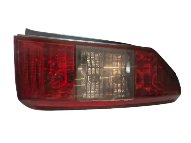 Lanterna direita Fiat Idea 2005/10 com detalhes