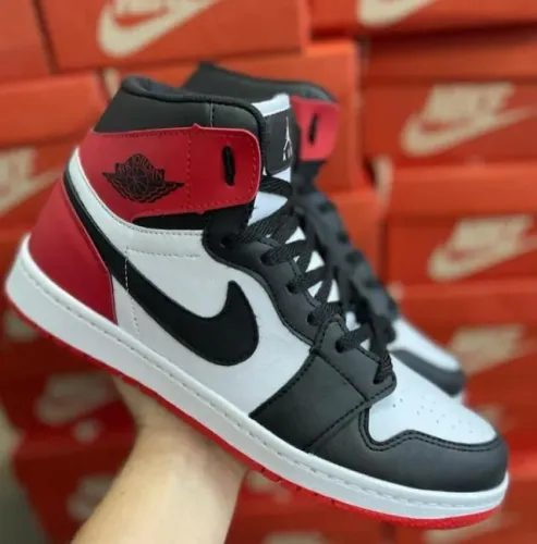 Tenis air jordan Duas cores disponiveis