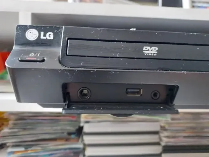 Aparelho reprodutor de DVD. Marca LG.
