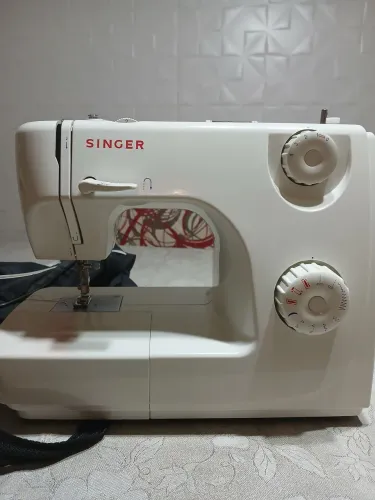 Máquina de costura Singer 8280